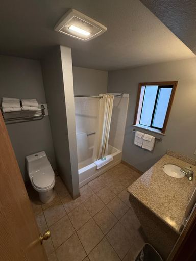 Bathroom 4, Stewart Lodge, Kittitas