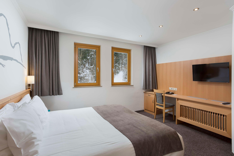 Bedroom 4, Alpine Club, Liezen