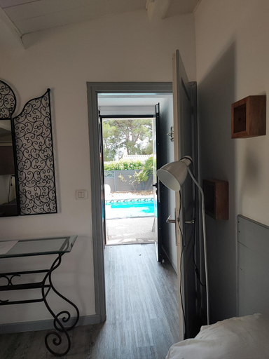 Others 2, Chambre avec piscine, Hérault