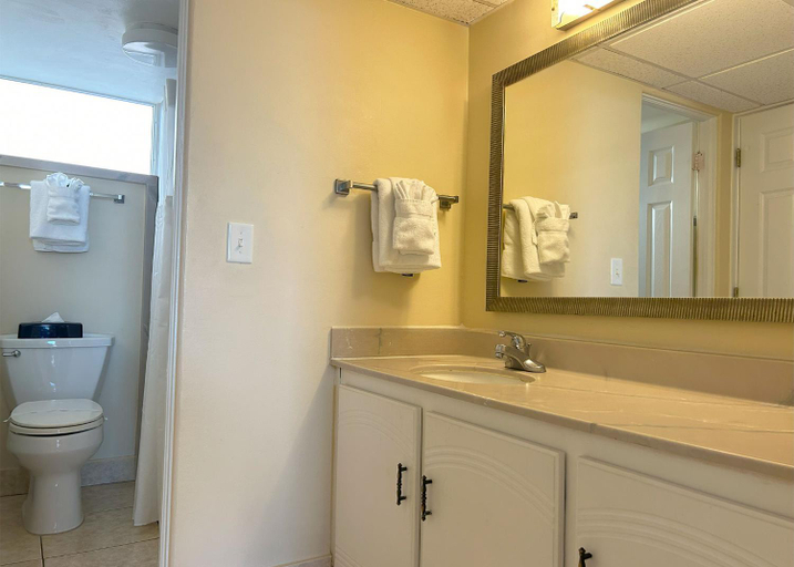 Bathroom 4, Outrigger Beach Club Resort, Volusia