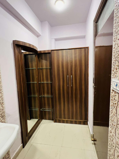 Bathroom, Luxur Inn - 3BHK Apartment, Jaipur
