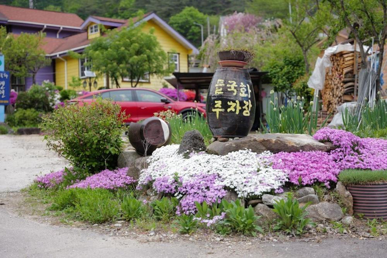 Others 1, Inje Deulgukwa Pension, Inje