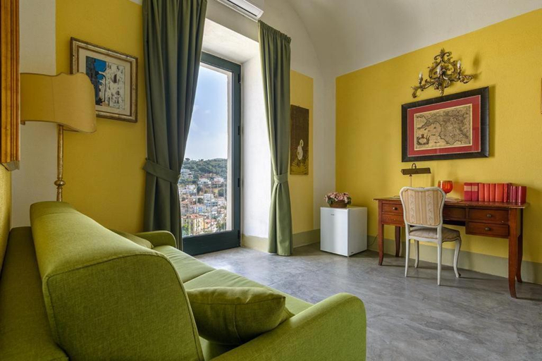 Others 2, Suites Luisa Sanfelice, Salerno