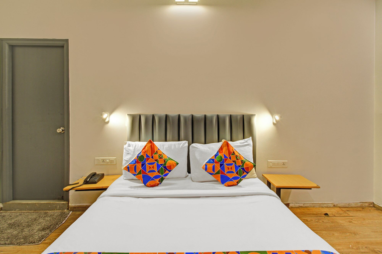 Room 4, Fabhotel White Ridge Shivam, Hyderabad