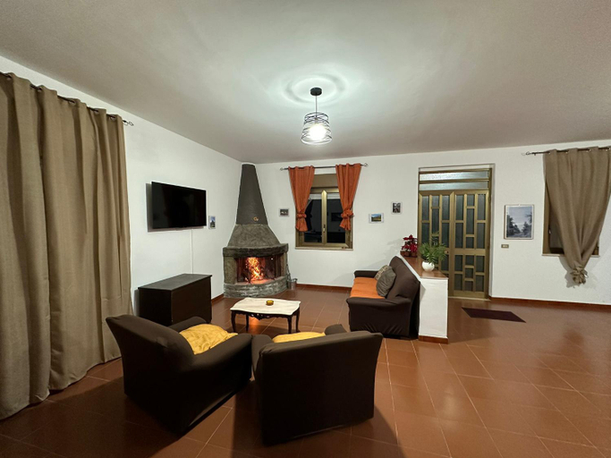 Others 5, Villa il Vecchio Abete, Messina