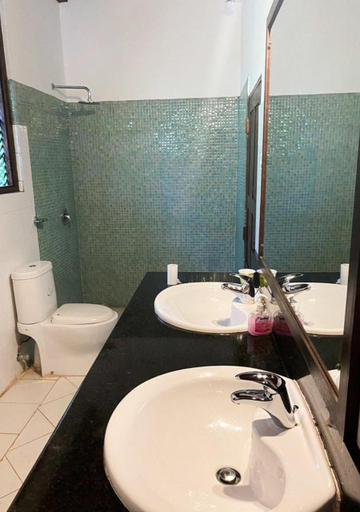 Bathroom 3, Villa Ocean's Edge, Tangalle