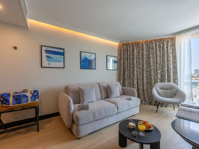 Bedroom 4, Mercure La Rochelle Vieux-Port Hotel, Charente-Maritime
