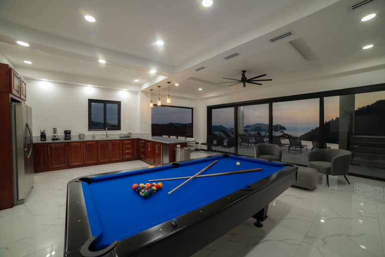 Living area 3, Casa Maverick, Garabito