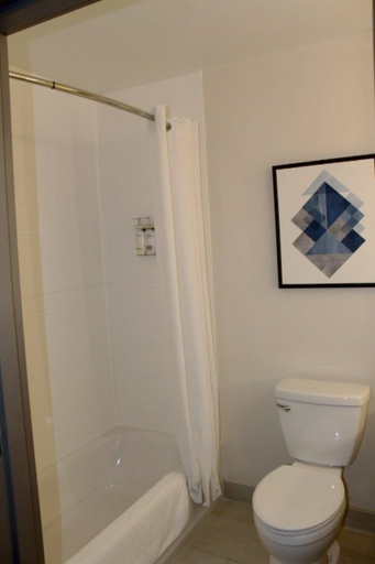 Bathroom 4, Candlewood Suites Southfield – Detroit, Oakland