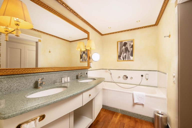 Bathroom 5, Hotel Friesacher, Salzburg Umgebung