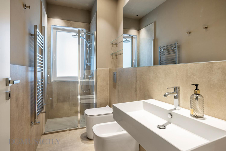 Others 5, Edward Apartment by DomuSicily, Palermo