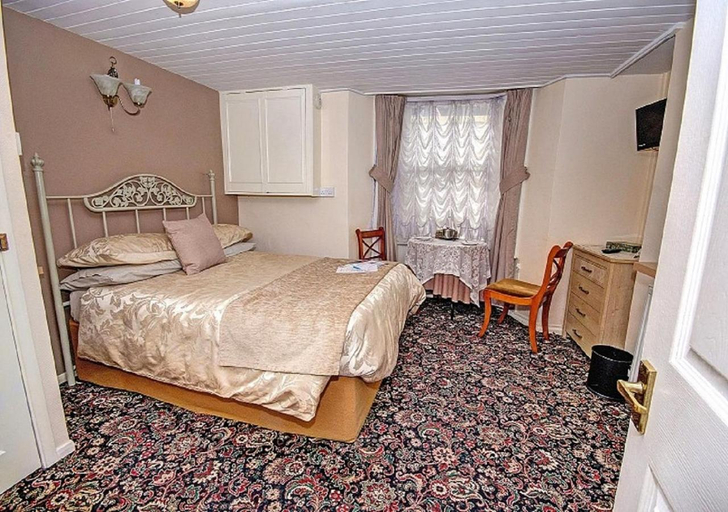 Others 2, Number One Guesthouse, Kent