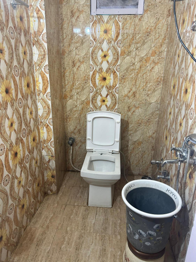 Bathroom 5, New Shorya Regency Near Mall Road, Shimla