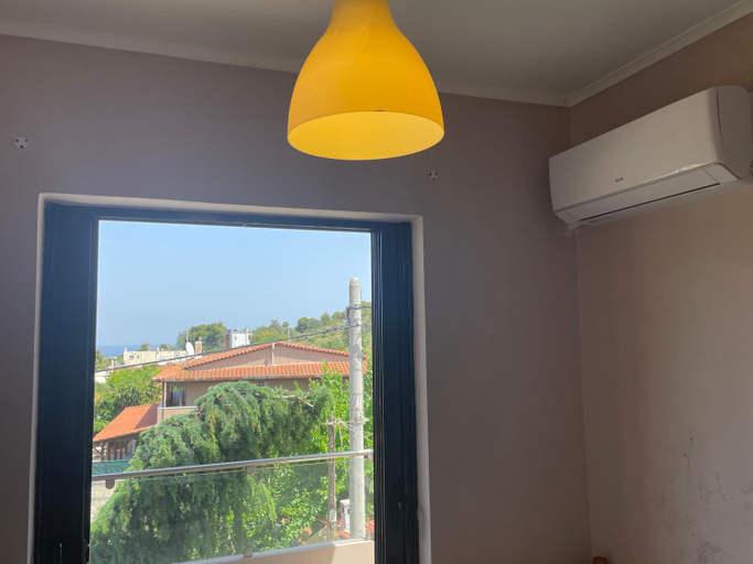 Others 5, Maos Home airport free shuttle, Attica