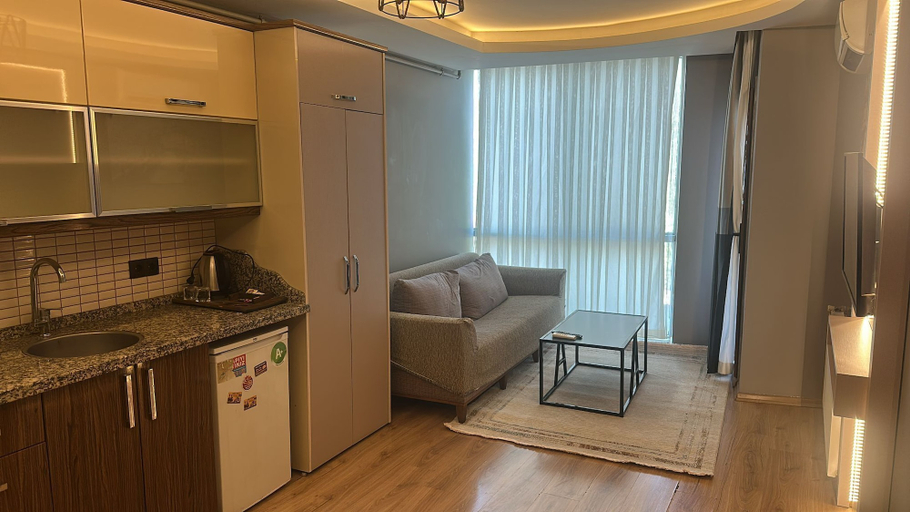 Room 3, Ada rezidans, Buca