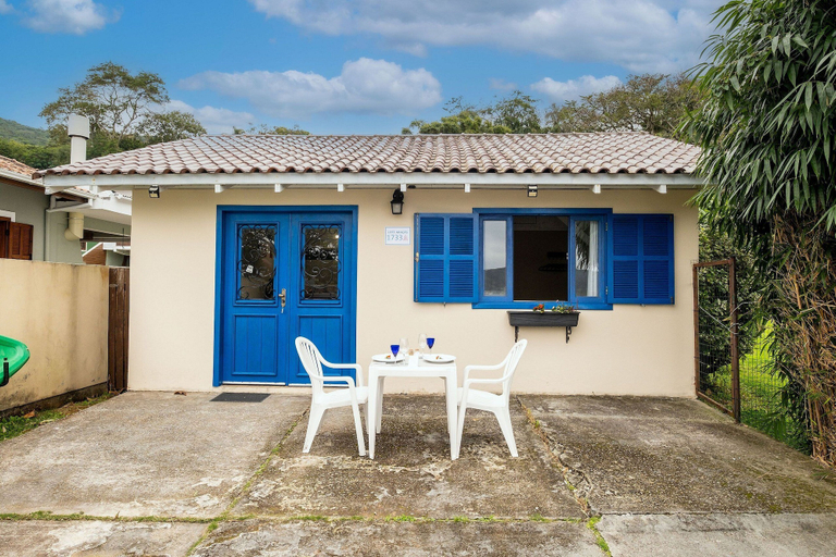 Outdoor dining 5, Charming Studio Edge of Lagoa da Conceicao Jhg1733, Florianopolis