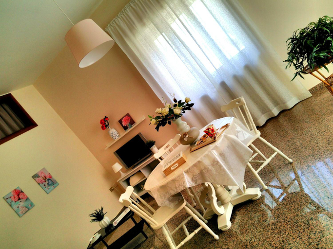 Others 5, B&B L'angolo fiorito, Matera