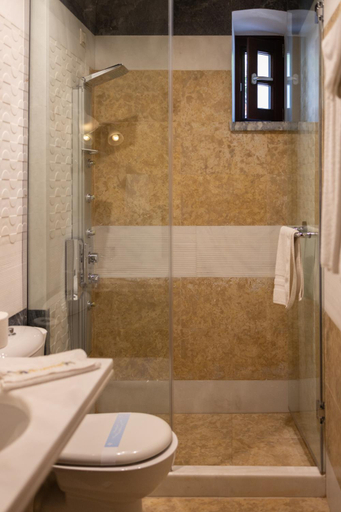 Bathroom 4, Petritis Guesthouse, Peloponnese