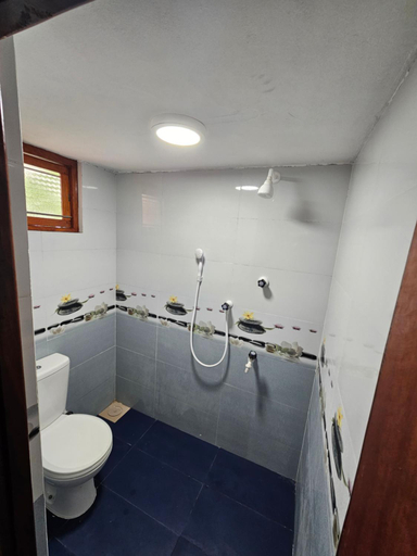 Others 5, Saraswathy Inn, Valikamam West