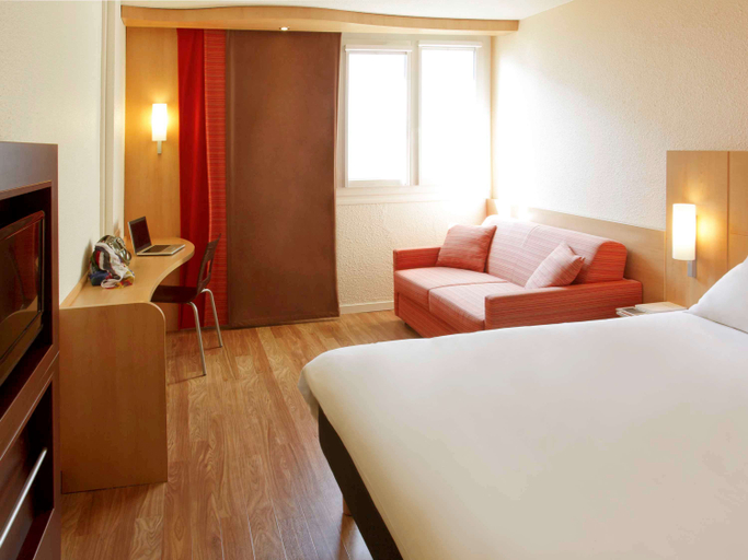 Bedroom 4, ibis Roanne, Loire