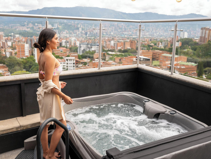 Sport & Beauty 2, Hotel Living 35 Suites by Growing Group, Medellín