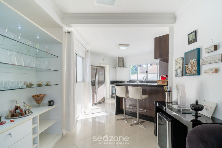 Private kitchen, 4B House w Pool in Jurere Internacional Mer0671, Florianopolis