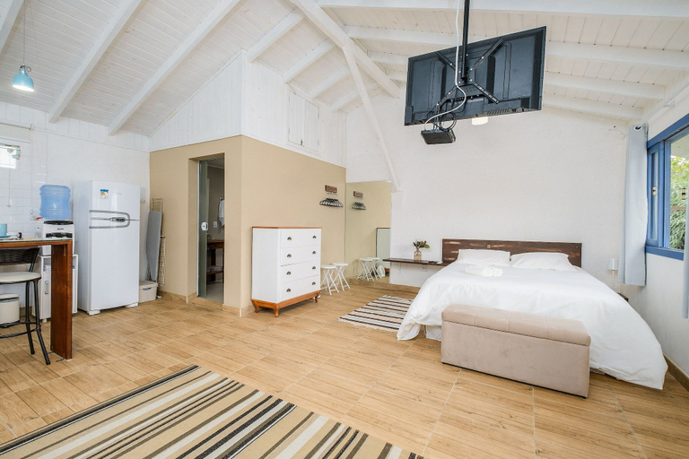 Room 3, Charming Studio Edge of Lagoa da Conceicao Jhg1733, Florianopolis