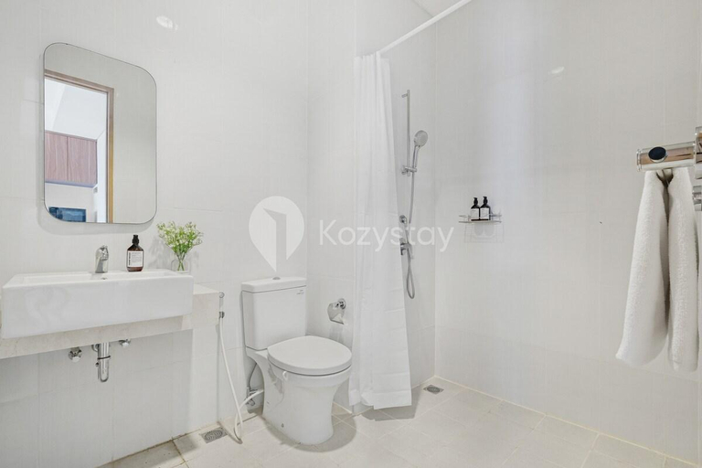 Bathroom 2, Alba by Kozystay - Tebet, Jakarta Selatan