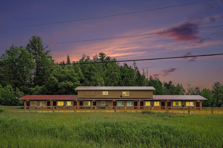 Exterior 5, PALMERSTON LAKE MOTEL, Frontenac