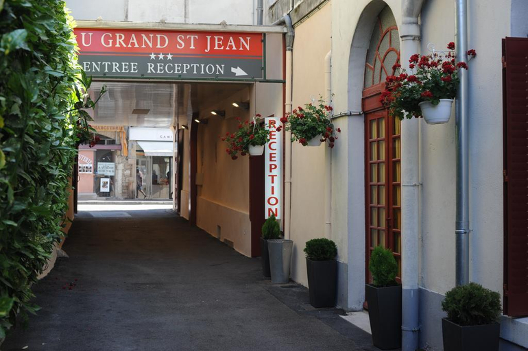 Exterior & Views 2, Best Western Plus Au Grand Saint Jean, Côte-d'Or