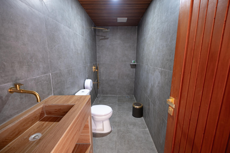 Bathroom 3, Lake Batur Villa, Bangli