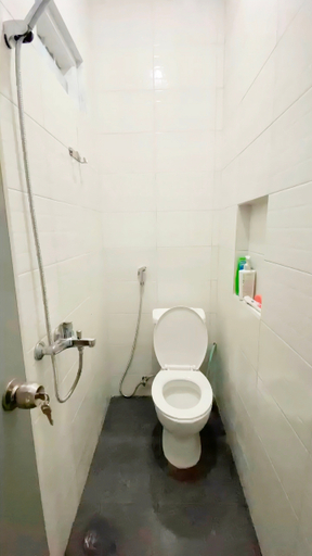 Bathroom 5, Villa Arjuna Dekat JatimPark 3, Malang