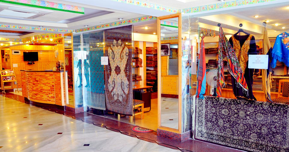 Others 3, Hotel Regal Palace, Srinagar