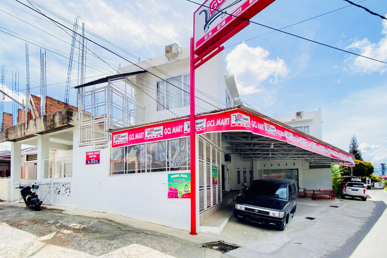 Exterior & Views 2, RedDoorz Syariah @ GCL Bukittinggi, Bukittinggi