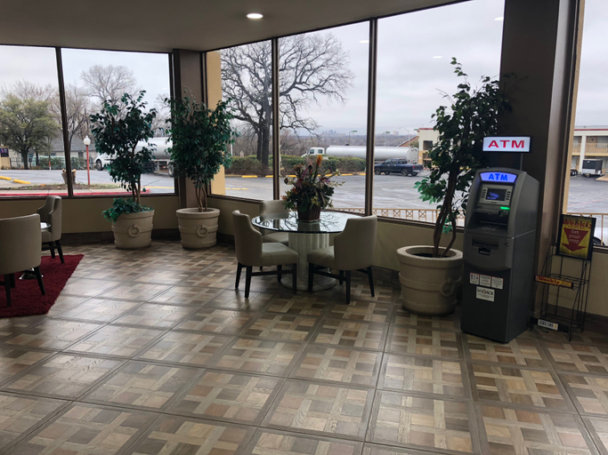 Public Area 2, Quality Inn Fort Worth - Downtown East, Fort Worth
