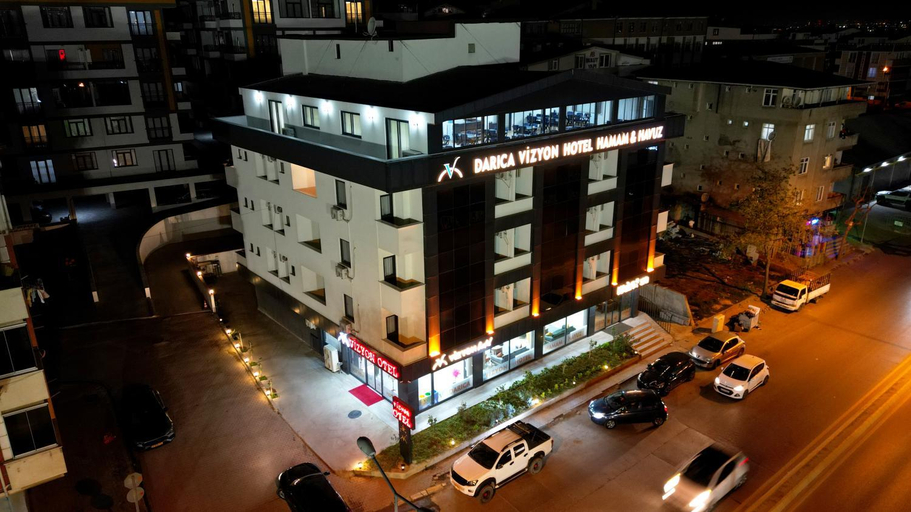 Exterior & Views