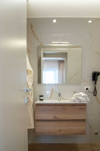 Bathroom 4, Viroga suite apartments, Caserta