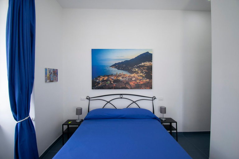 Others 5, Knight House, Napoli