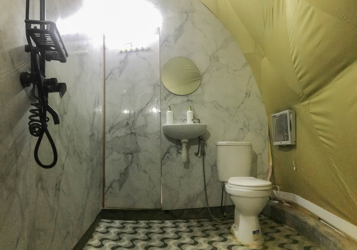 Bathroom 5, Malang Dreamland Resort, Malang