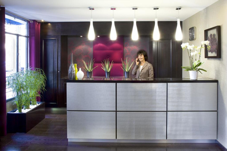 Public Area 3, Jack's Hotel, Paris