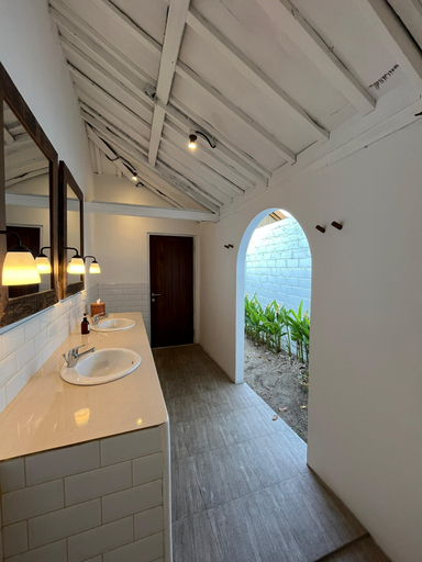 Omah Gili Hotel - Tap to explore photos