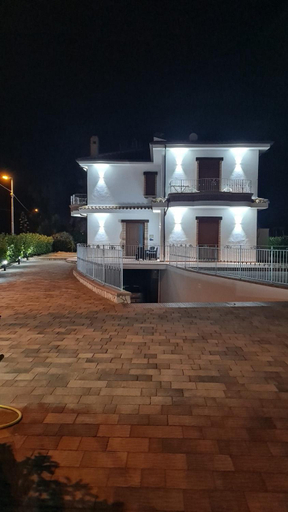 Others 4, Villa Candida, Crotone