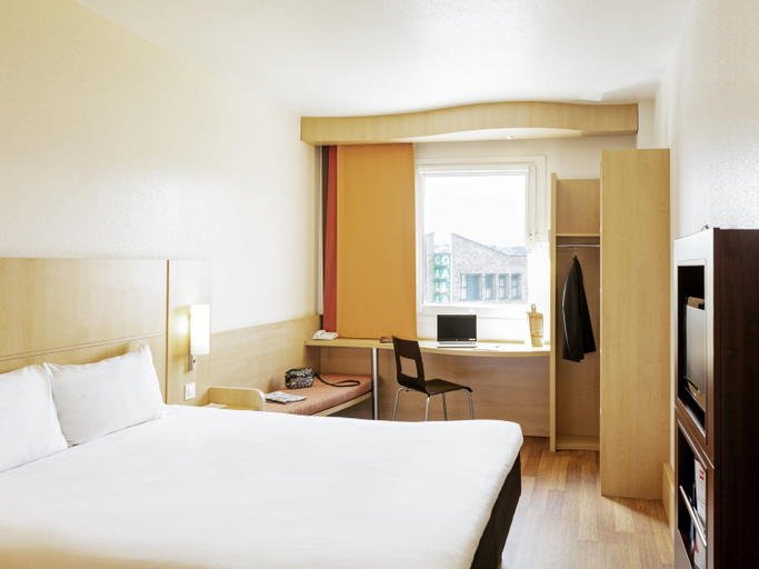 Bedroom 4, ibis Oviedo, Asturias