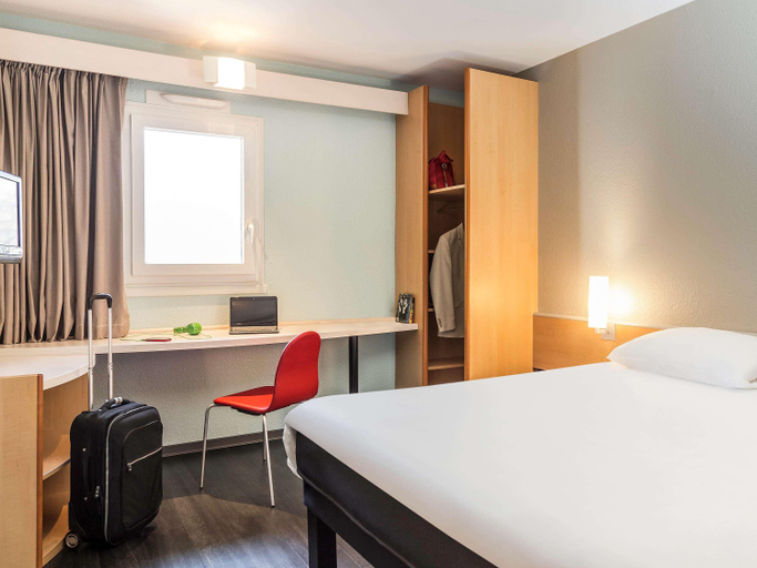 Bedroom 4, ibis Thonon Evian, Haute-Savoie