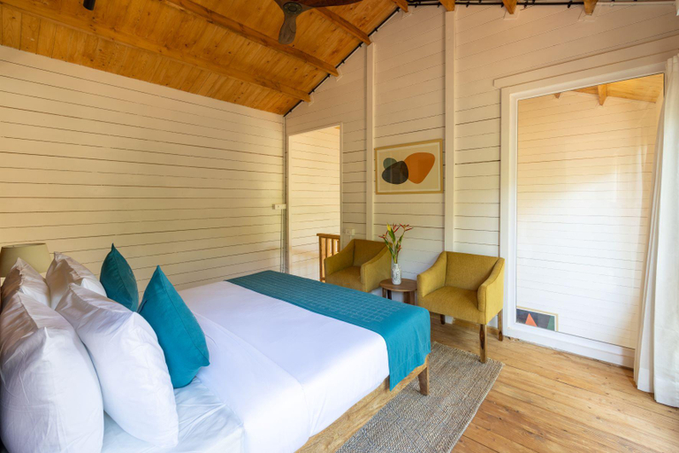 Bedroom, LaRiSa Resort & Spa, Ashwem, North Goa