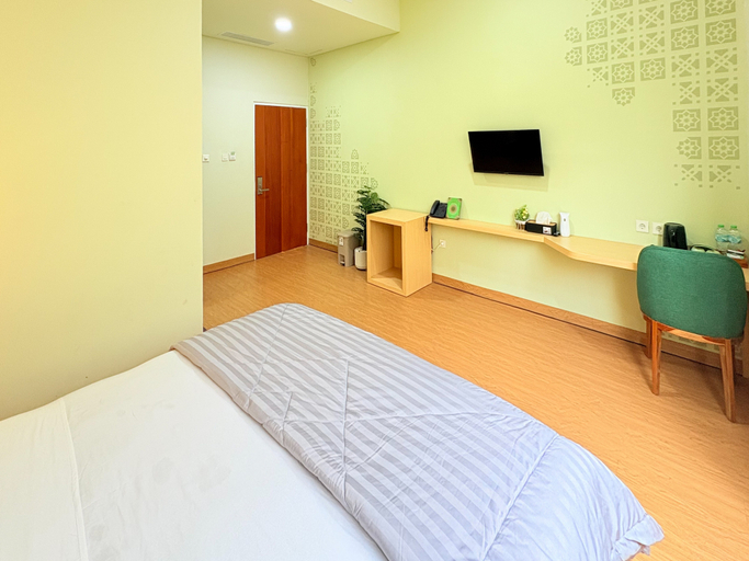 Bedroom 2, Guest House Syariah BMT NU Ngasem RedPartner Bojonegoro, Bojonegoro