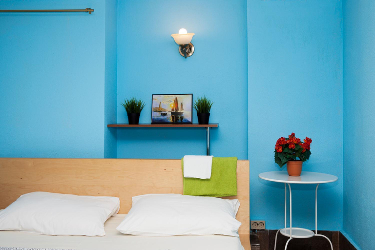 Others 4, Hostel Glade, Central