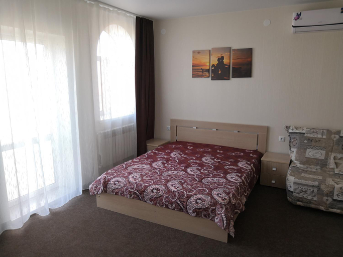Others 5, Guesthouse "CAMELOT", Eyskiy rayon
