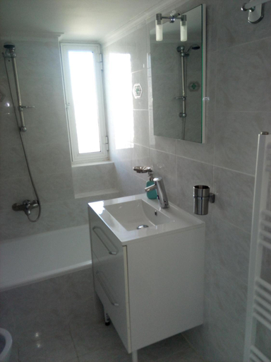 Bathroom, Daisy luxury, Attica
