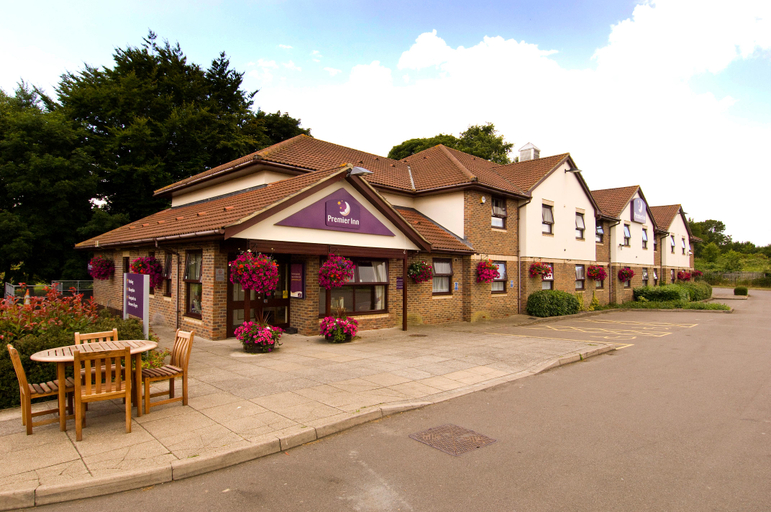 Exterior & Views 5, Premier Inn Dover East, Kent